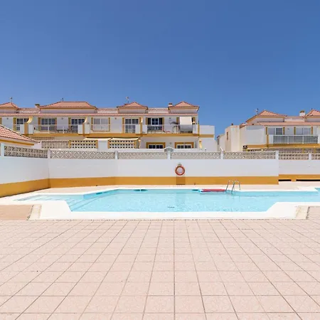 En El Castillo Con Piscina Apartamento