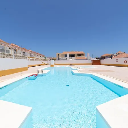 En El Castillo Con Piscina Apartament